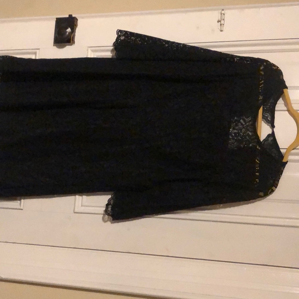 Lace dress with lining